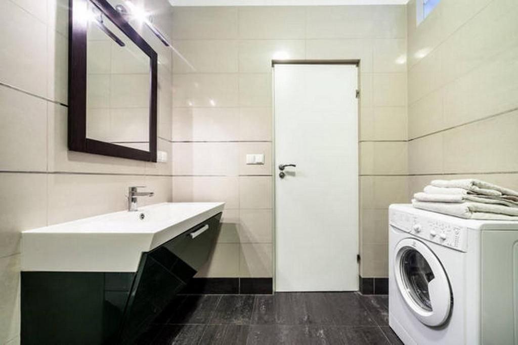 Apartment In The Center Of "Opera" Leopoli Esterno foto